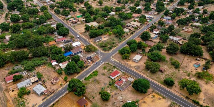 Gobernador Luis Caldera entrega asfaltado del corredor Las Peonías ¡5km rehabilitados!