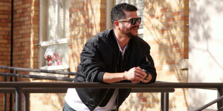 Kenny Romero trasciende el legado de la gaita con el estreno de su balada «Barquito de Papel»