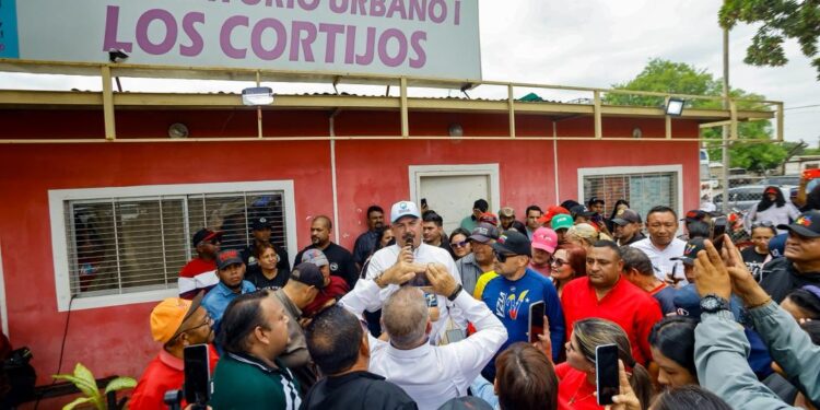 Gobernador Luis Caldera instala Plan Cayapa de la Salud en Ambulatorio Urbano Los Cortijos