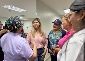 Primera Dama Roselyn López de Caldera encabeza jornada ginecológica en el marco del Día Internacional de la Mujer