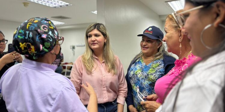 Primera Dama Roselyn López de Caldera encabeza jornada ginecológica en el marco del Día Internacional de la Mujer