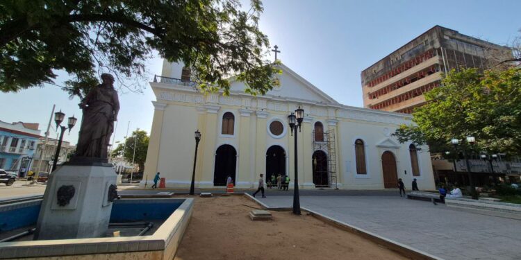 Zulia: Avanzan trabajos de rehabilitación de la Catedral y la Iglesia Santa Bárbara ¡Plan de rescate patrimonial!