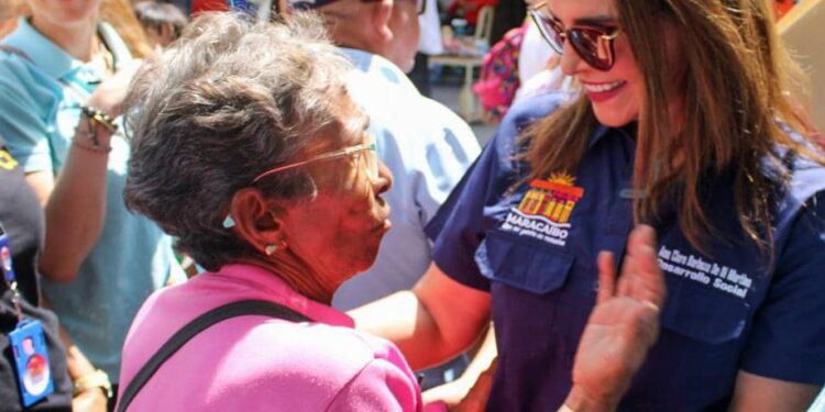 Ana Clara: Tenemos el compromiso de votar en la Consulta Popular del domingo ¡Este sábado es de bailoterapia!