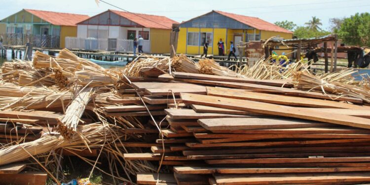 Alcaldía de Maracaibo sustituye caminerías en Santa Rosa de Agua