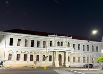 Gobernación culmina trabajos de iluminación externa en el Hospital Central de Maracaibo