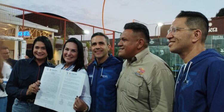 Alcaldía y Padel Maracaibo firman alianza estratégica para masificar el deporte