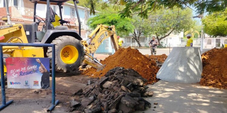 Alcaldía de Maracaibo sustituye más de 1.300 metros lineales de colectores en San Jacinto