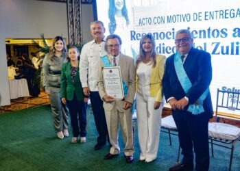 Gobierno Bolivariano atiende mas de 2.500 familias en jornada integral en la parroquia San Isidro