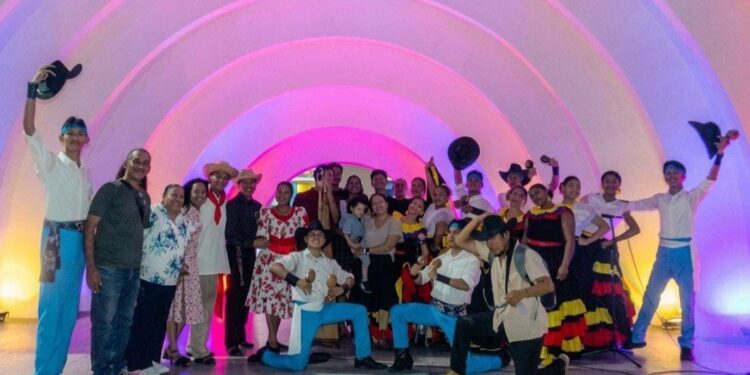 Noche de Joropo se disfrutó en la Plaza de la República ¡Bien zapate’o!