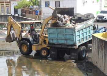 ‎Alcaldía de Maracaibo interviene 700 metros lineales de la cañada Lara-tramo O’Leary ¡Tras 10 años sin atención!