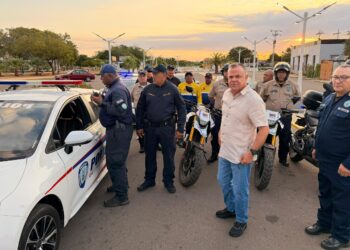 Alcaldía de Maracaibo supervisa carretilleros y personas que vierten desechos en el Parque La Marina