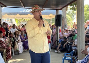 Gobernación del Zulia impulsa nueva gobernanza territorial ¡Asamblea y dotación a tres comunas!