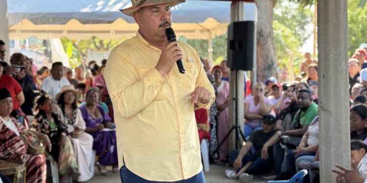 Gobernación del Zulia impulsa nueva gobernanza territorial ¡Asamblea y dotación a tres comunas!