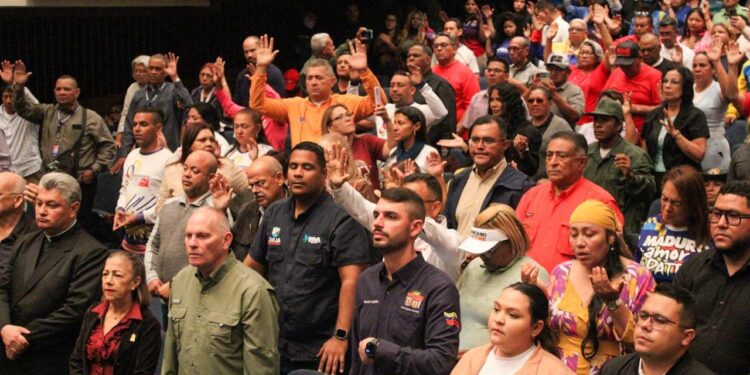¡En Maracaibo! La oración por libertad del presidente Maduro y Cilia Flores unió al pueblo