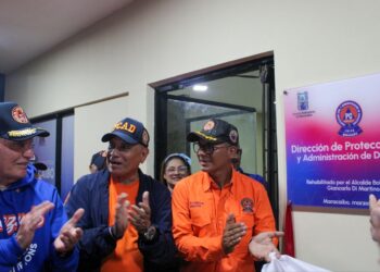 Alcaldía de Maracaibo rehabilita sede de PC y entrega uniformes a funcionarios