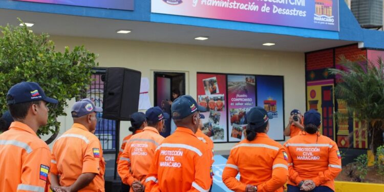 Alcaldía de Maracaibo rehabilita sede de PC y entrega uniformes a funcionarios