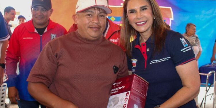 Alcaldía de Maracaibo entrega 100 ayudas humanas en Jornada del Buen Vivir