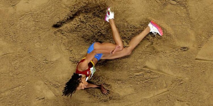 ¡La Reina está de vuelta! Yulimar Rojas conquista la plata en el Mundial Indoor de Toruń 2026