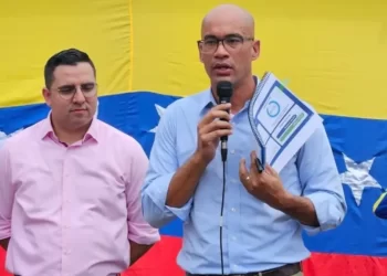 ¿Viene un aumento para los maestros? Lo que dijo Héctor Rodríguez este 8 de abril