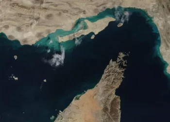 El mundo exige a Irán liberar el paso por el Estrecho de Ormuz