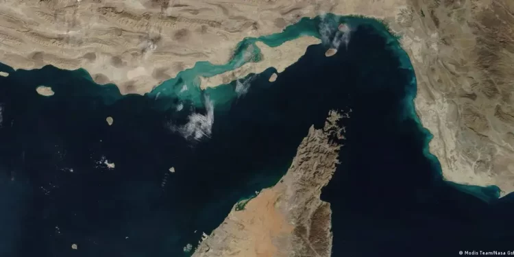El mundo exige a Irán liberar el paso por el Estrecho de Ormuz