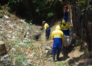 ‎IMA realiza limpieza de la cañada «El Desespero» en la parroquia Manuel Dagnino