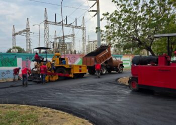 Gobernación del Zulia ejecuta Plan de Asfaltado en la avenida principal de Ciudadela Faría