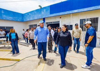 Gobernador Luis Caldera inspecciona trabajos de rehabilitación de la Clínica Popular “Tía Juana II” ¡Municipio Simón Bolívar!