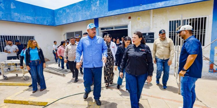 Gobernador Luis Caldera inspecciona trabajos de rehabilitación de la Clínica Popular “Tía Juana II” ¡Municipio Simón Bolívar!