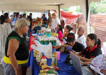 Jornada integral se realizó en la parroquia Antonio Borjas Romero ¡Van 100 Mercados populares!