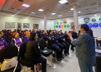 Taller “Rutas de Atención y Derivaciones Seguras” dictaron a funcionarias de Polimaracaibo