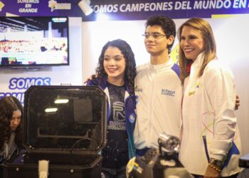 Ana Clara Barboza de Di Martino: “El Zulia va por buen camino en la robótica”