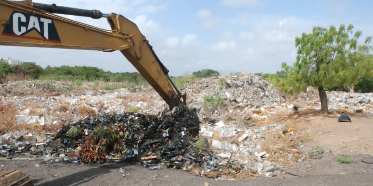Alcaldía de Maracaibo intensifica saneamiento en la cañada Los Caribes Cajón La Vega