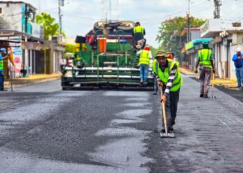 Gobernador Luis Caldera activa Plan de Asfaltado en Campo Boyacá ¡Municipio Jesús Enrique Lossada!