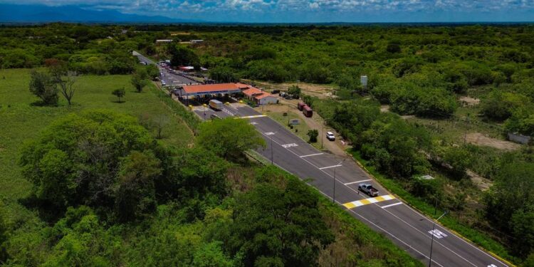 Gobernador Luis Caldera impulsa el desarrollo del Sur del Lago ¡Recuperación de la Machiques Colón!