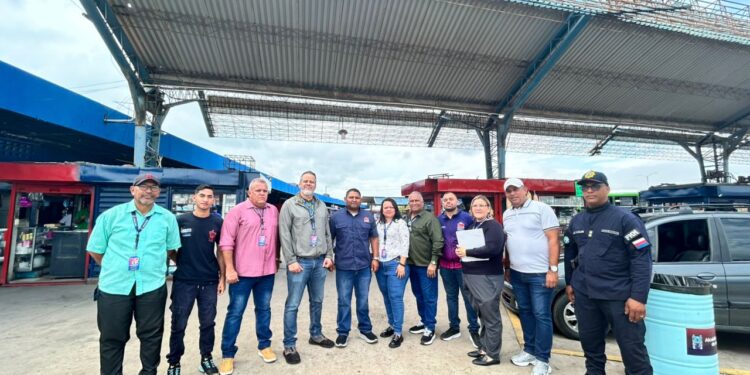Inmobiliaria Municipal realizó abordaje integral en el Terminal de Transporte de Maracaibo