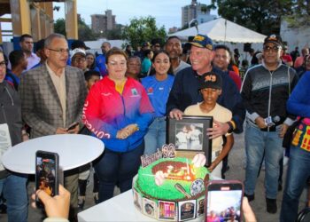 Con dos estatuas Alcaldía de Maracaibo rendirá tributo a Luis Aparicio Montiel ¡Compromiso del alcalde Giancarlo Di Martino!