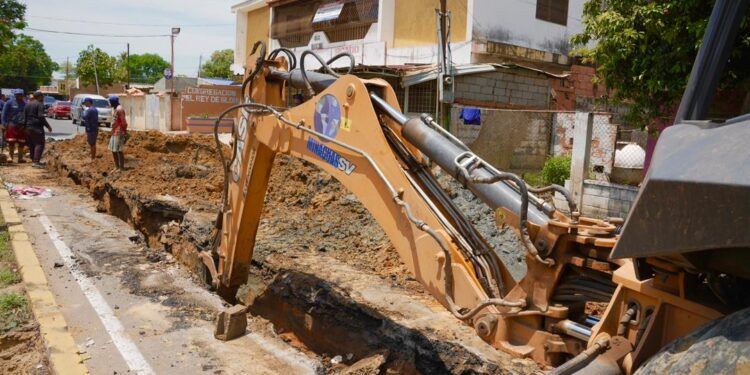Plan Rector de Aguas Servidas llega a La Floresta: Sustituyen 100 metros de colectores en Maracaibo