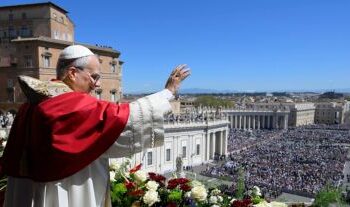 El Papa León XIV centra su primera Pascua en la paz de los pueblos