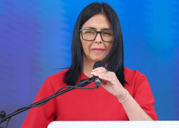 Presidenta (E) Delcy Rodríguez rechaza cualquier acto de violencia tras intento de agresión contra Donald Trump