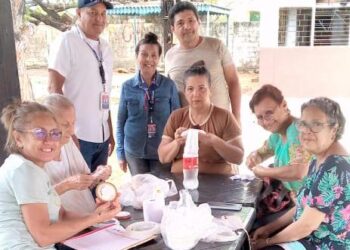 ¡Alcaldía de Maracaibo impulsa el taller! Círculo de abuelos Tiempos Felices aprenden a tejer “Soles de Maracaibo”