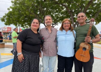 ¡La Poesía Vuelve a la Calle! Inauguran con éxito las Tertulias en la Plaza María Calcaño