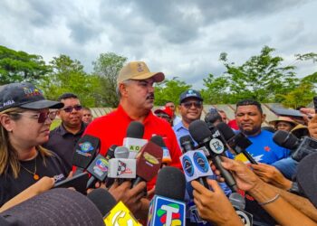 Fin a 8 años de sequía: Gobernador Luis Caldera inicia construcción de acueducto en Santa Rita