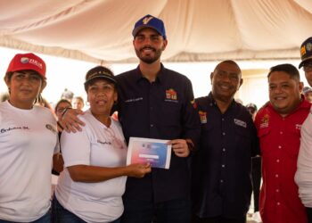 Más de 4.000 familias beneficiadas: Alcaldía de Maracaibo despliega jornada en Altos del Sol Amada