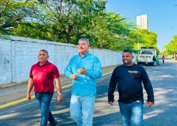 Luis Caldera despliega Plan Estadal de Asfaltado en Maracaibo ¡Avenida Universidad!