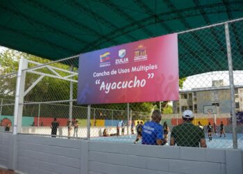 Totalmente rehabilitada cancha de usos múltiples “Ayacucho”