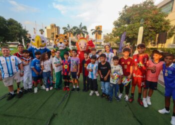 Se siente en Maracaibo: Fanáticos del fútbol participaron en promoción del Mundial