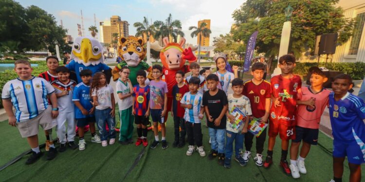 Se siente en Maracaibo: Fanáticos del fútbol participaron en promoción del Mundial