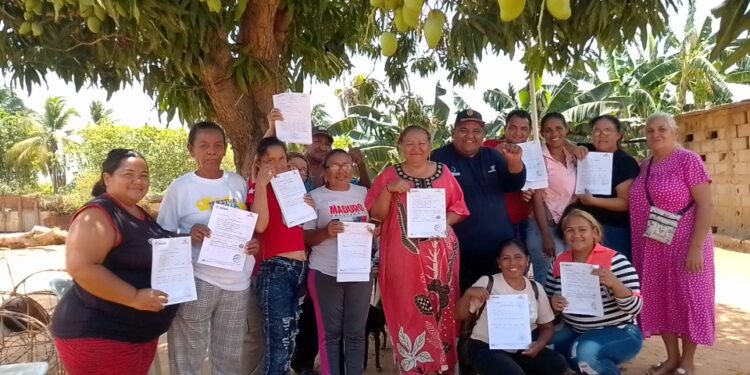 Comuna Agroproductiva “Revolución Wayúu” recibe tractor para fortalecer la producción agrícola