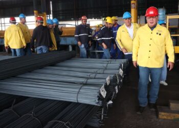 Diosdado Cabello visita la Siderúrgica SIZUCA para impulsar la soberanía económica en el Zulia